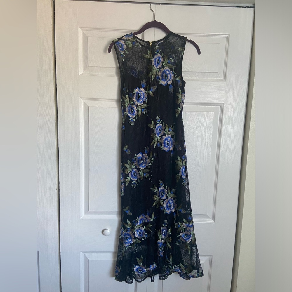 Calvin Klein Embroidered Blue Flower Black Lace Bodycon Sheath Dress